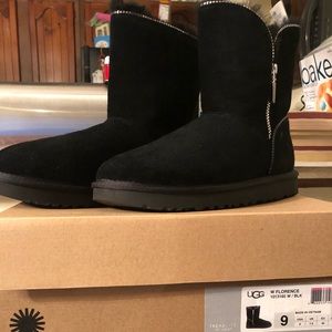 UGG Florence Boots Size: 9 NIB
